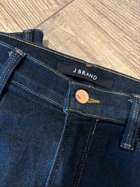 J Brand Skinny Jeans - Dark Indigo/Black Wash